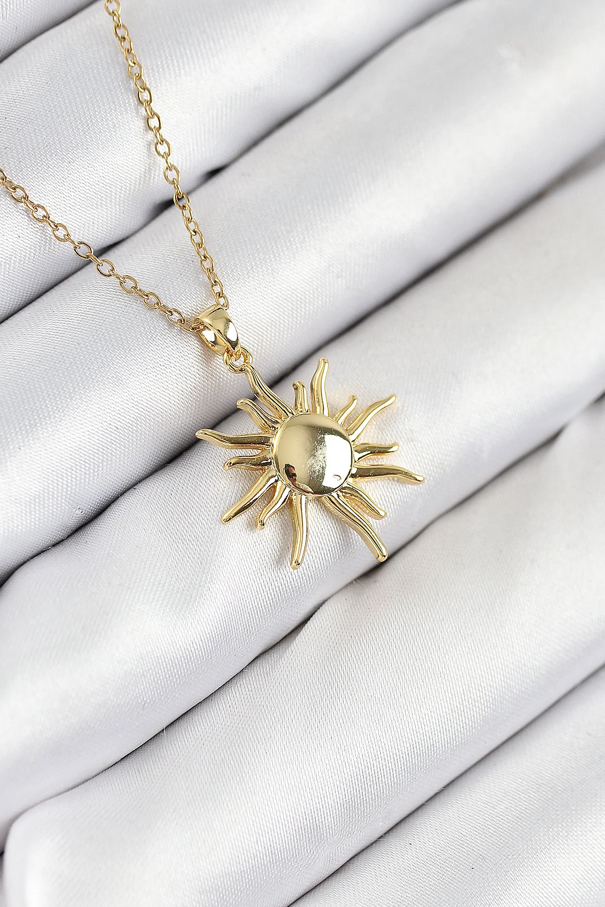316L Çelik Güneş Model Gold Renk Kadın Kolye