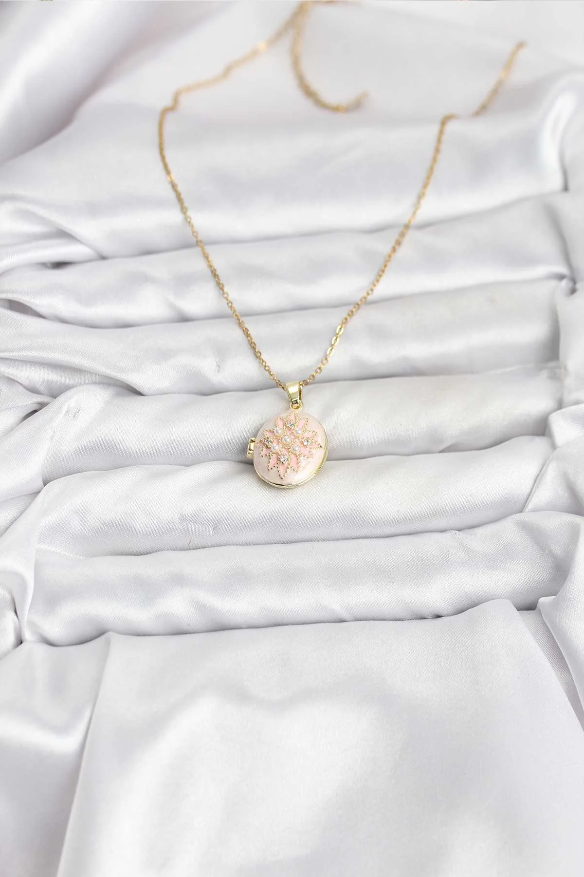 316L Çelik Zincir Gold Renk Mineli Lotus Model Açılabilir Kadın Kolye