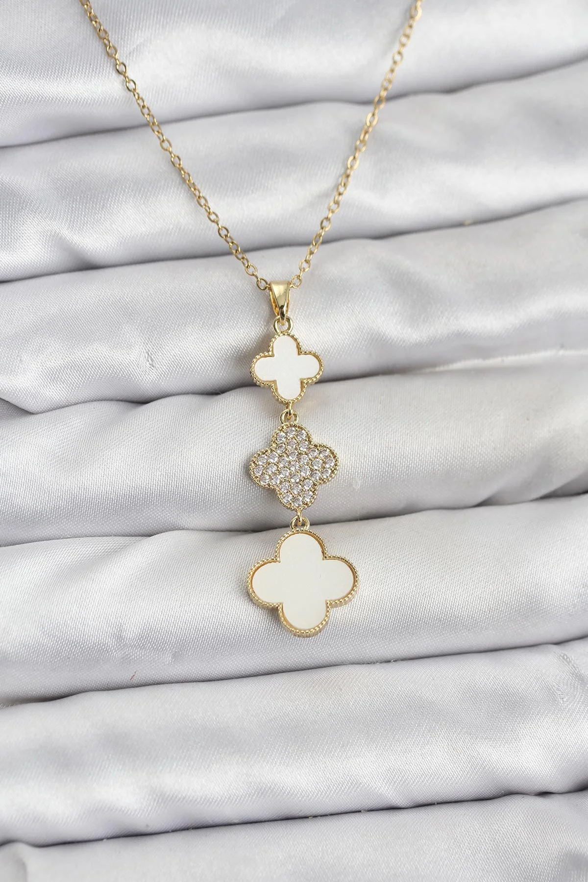 316L Çelik Zincir Gold Renk Yonca Detaylı Zirkon Taşlı Kadın Kolye