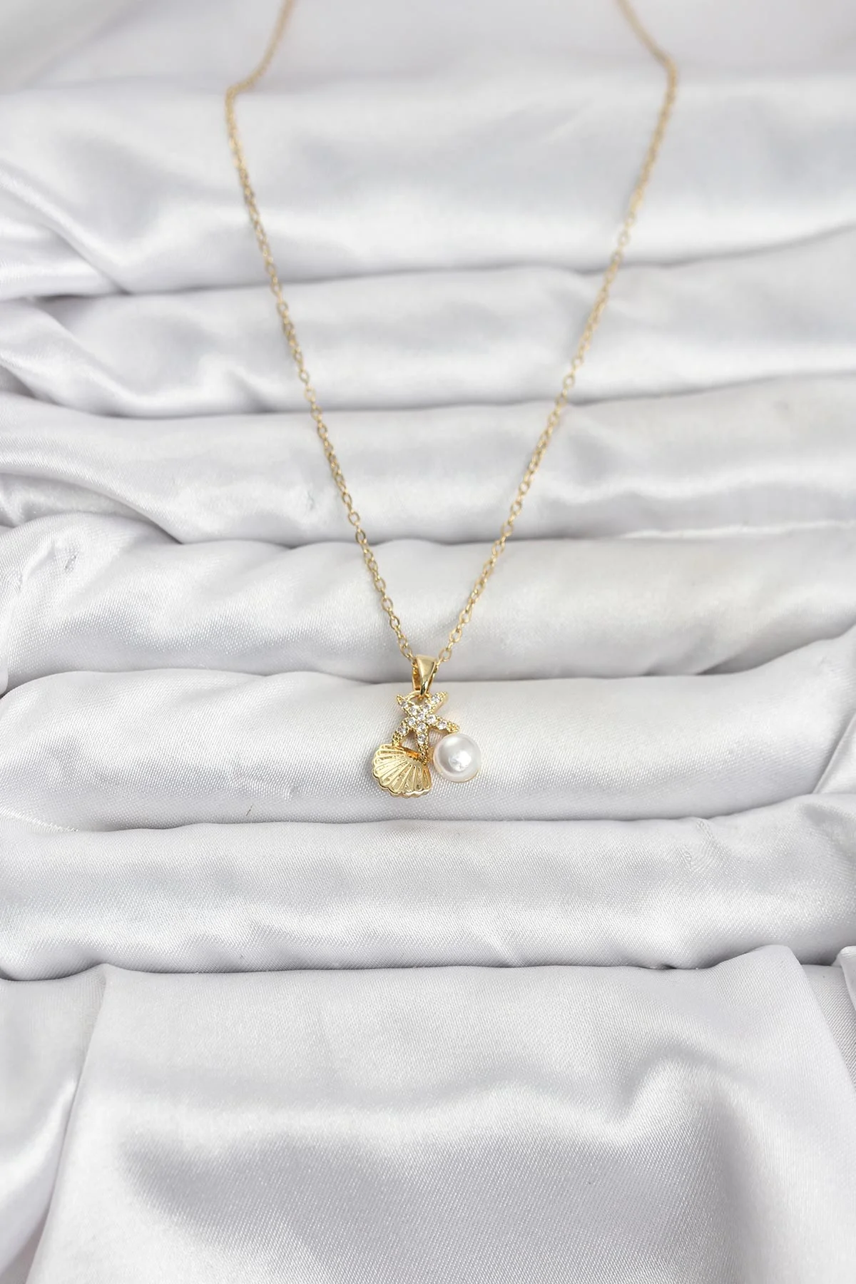 316L Çelik Zincir Gold Renk Deniz Kabuğu ve Deniz Yıldızı Model Zirkon Taşlı Kadın Kolye