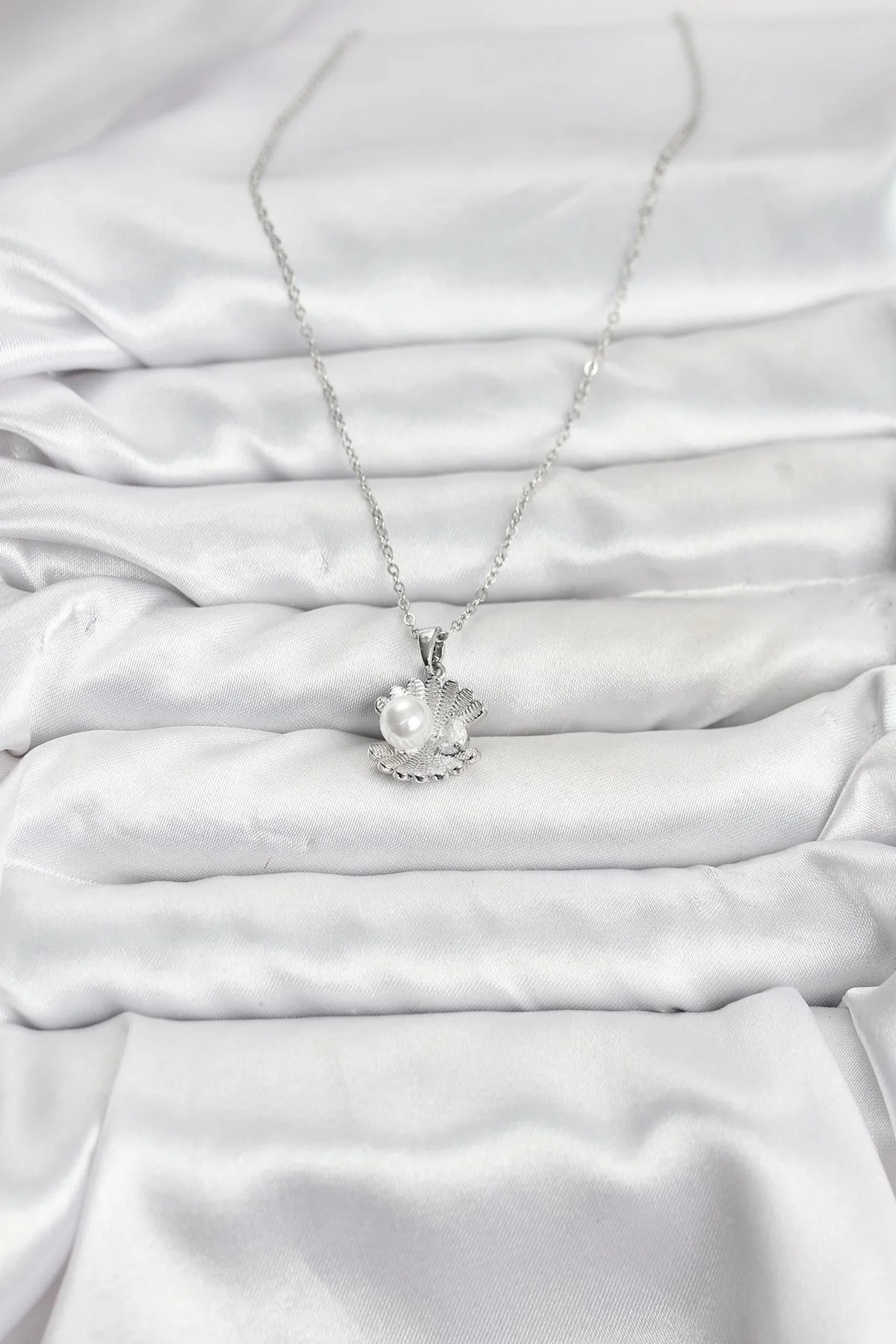 316L Çelik Zincir Gümüş Renk İstiridye İnci Model Zirkon Taşlı Kadın Kolye