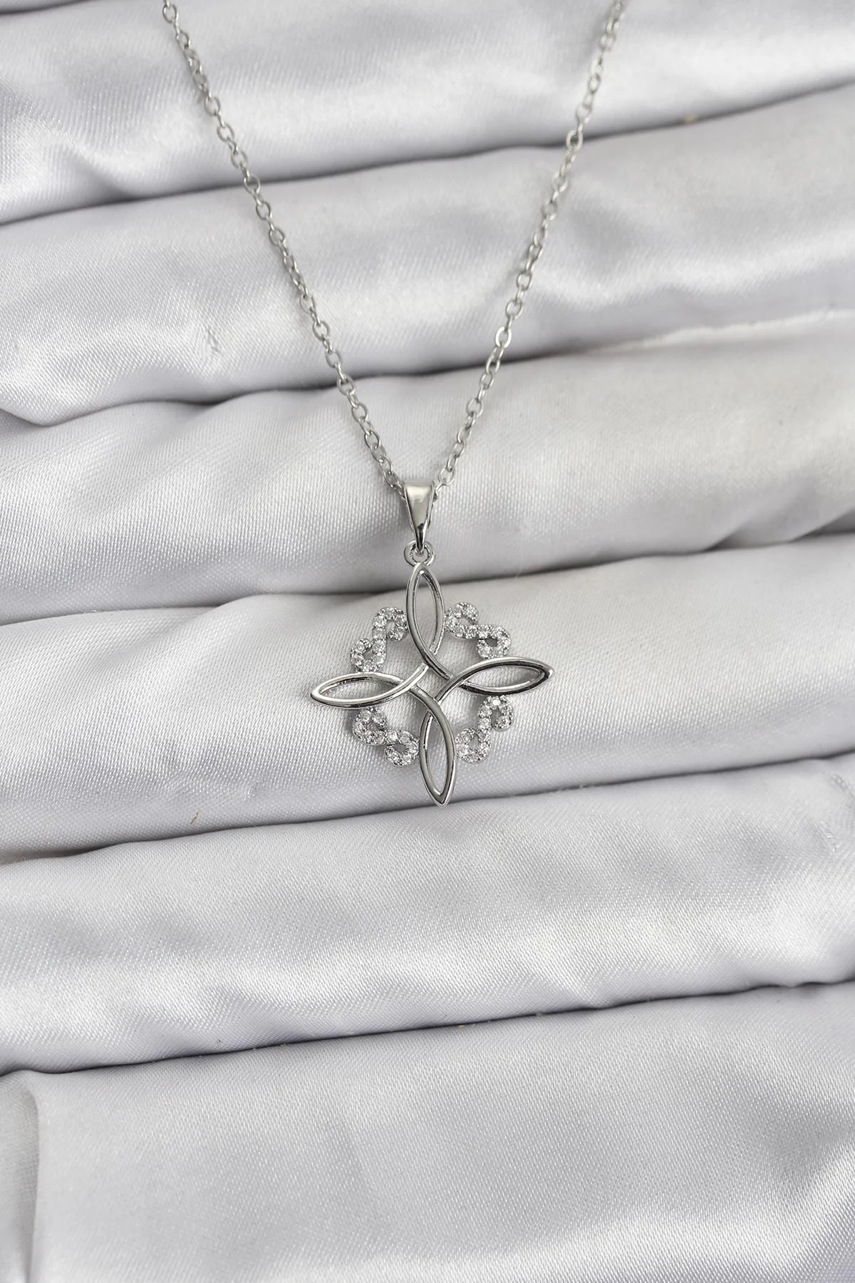 316L Çelik Zincir Gümüş Renk Sonsuzluk Model Zirkon Taşlı Kadın Kolye