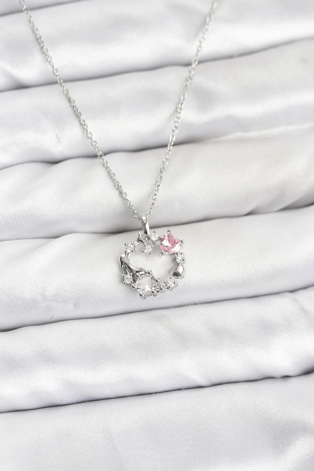 316L Çelik Zincir Gümüş Renk Pembe Taş Detaylı Çelenk Model Kadın Kolye