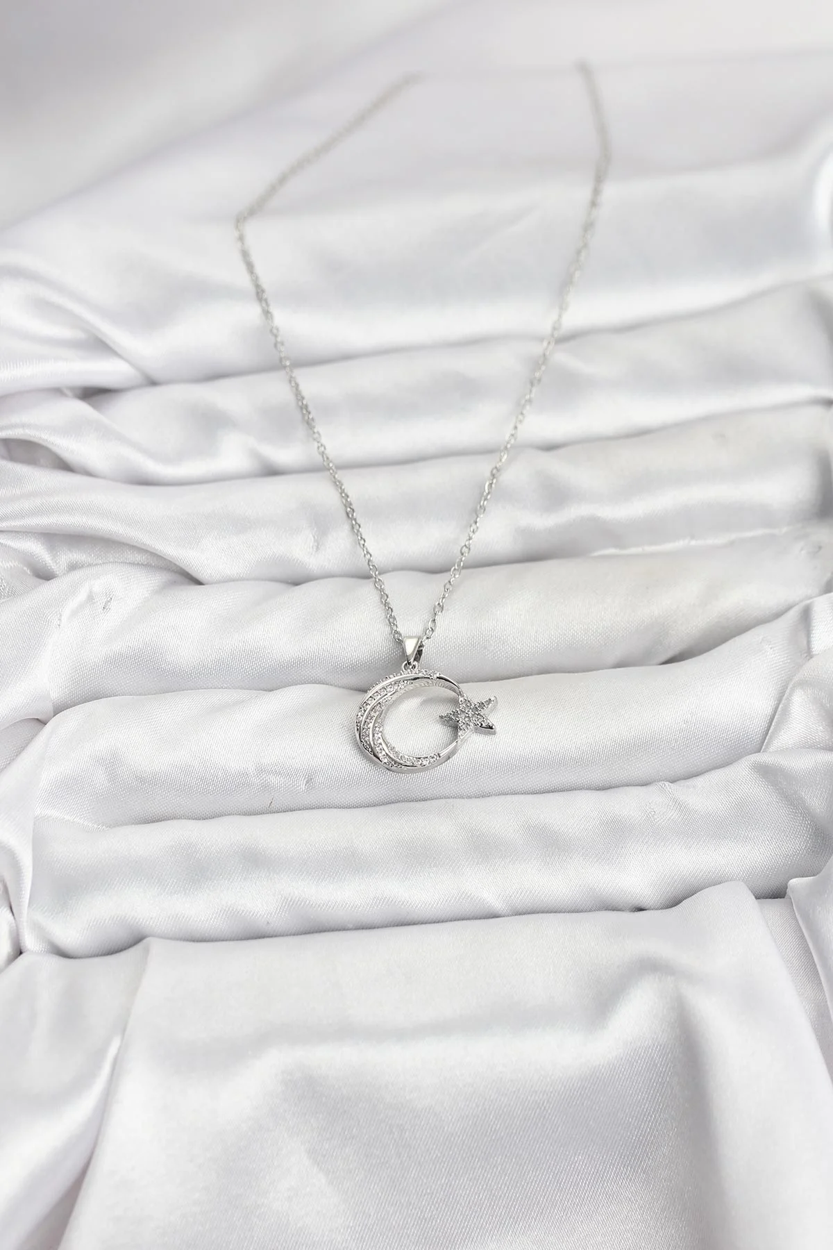 316L Çelik Zincir Gümüş Renk Ay Yıldız Model Zirkon Taşlı Kadın Kolye