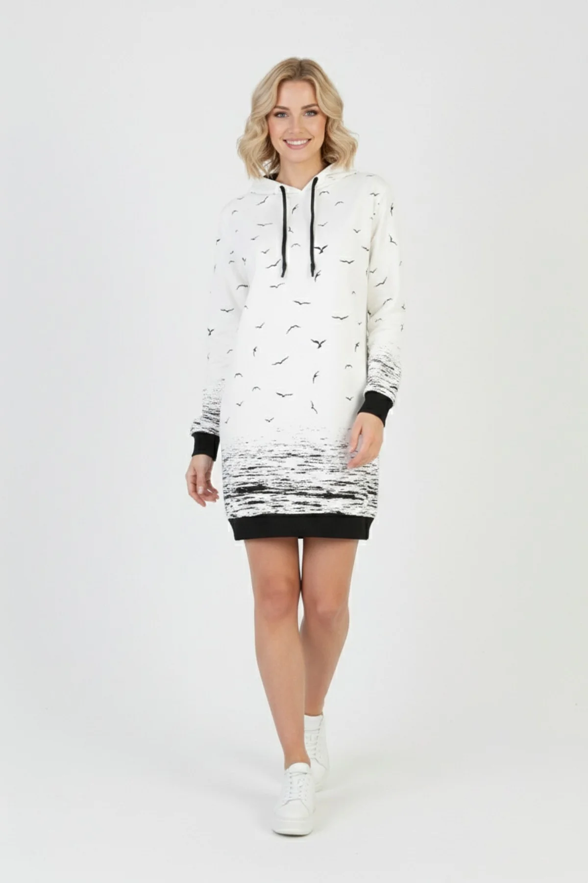 Kadın Beyaz Martı Desenli Kapüşonlu Cepli Uzun Kollu Jakarlı İnterlok Penye Sweatshirt Elbise
