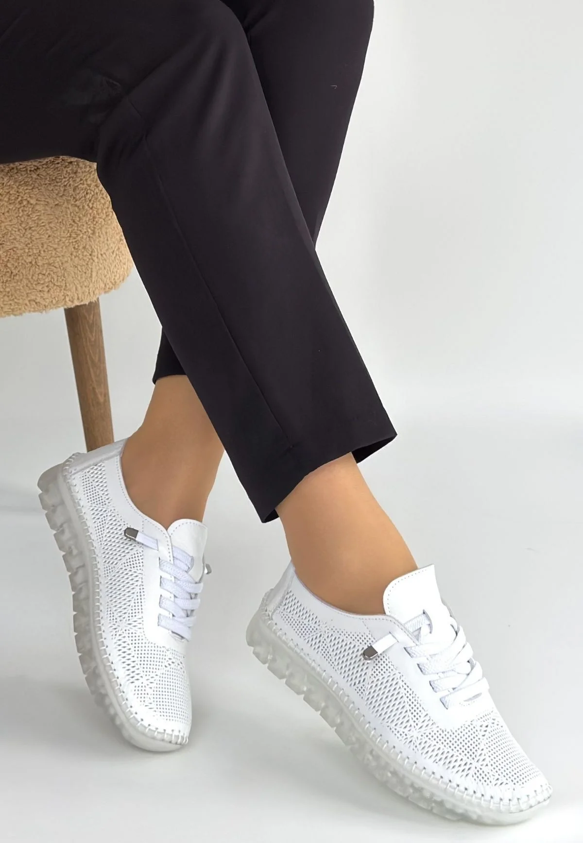 Merja Beyaz Deri Bağcıklı Spor Ayakkabı