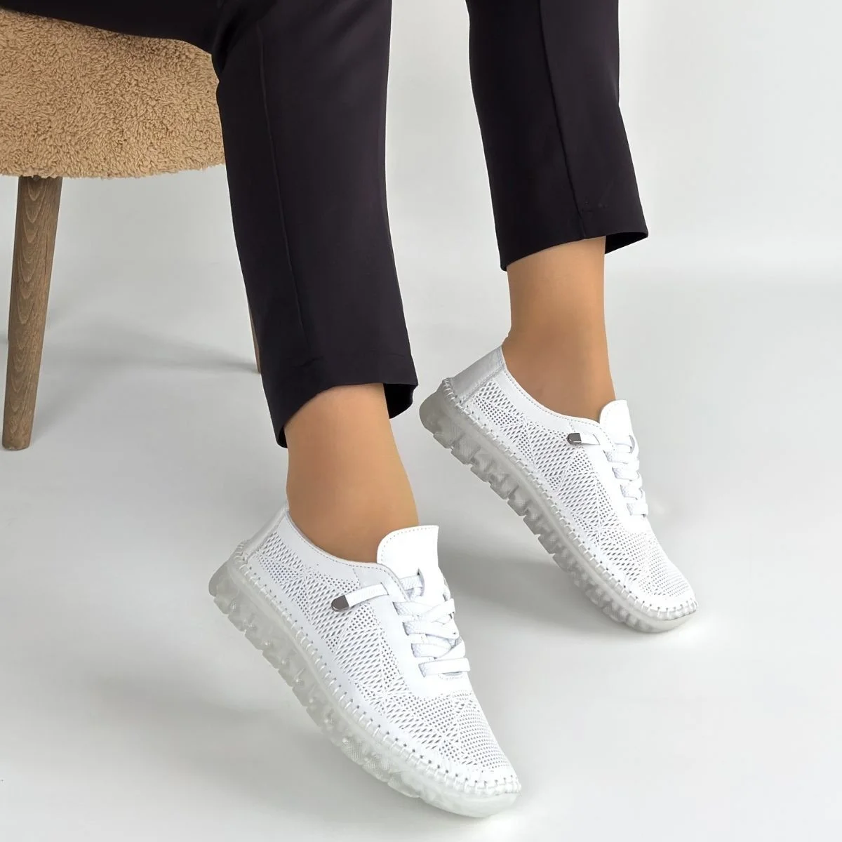 Merja Beyaz Deri Bağcıklı Spor Ayakkabı