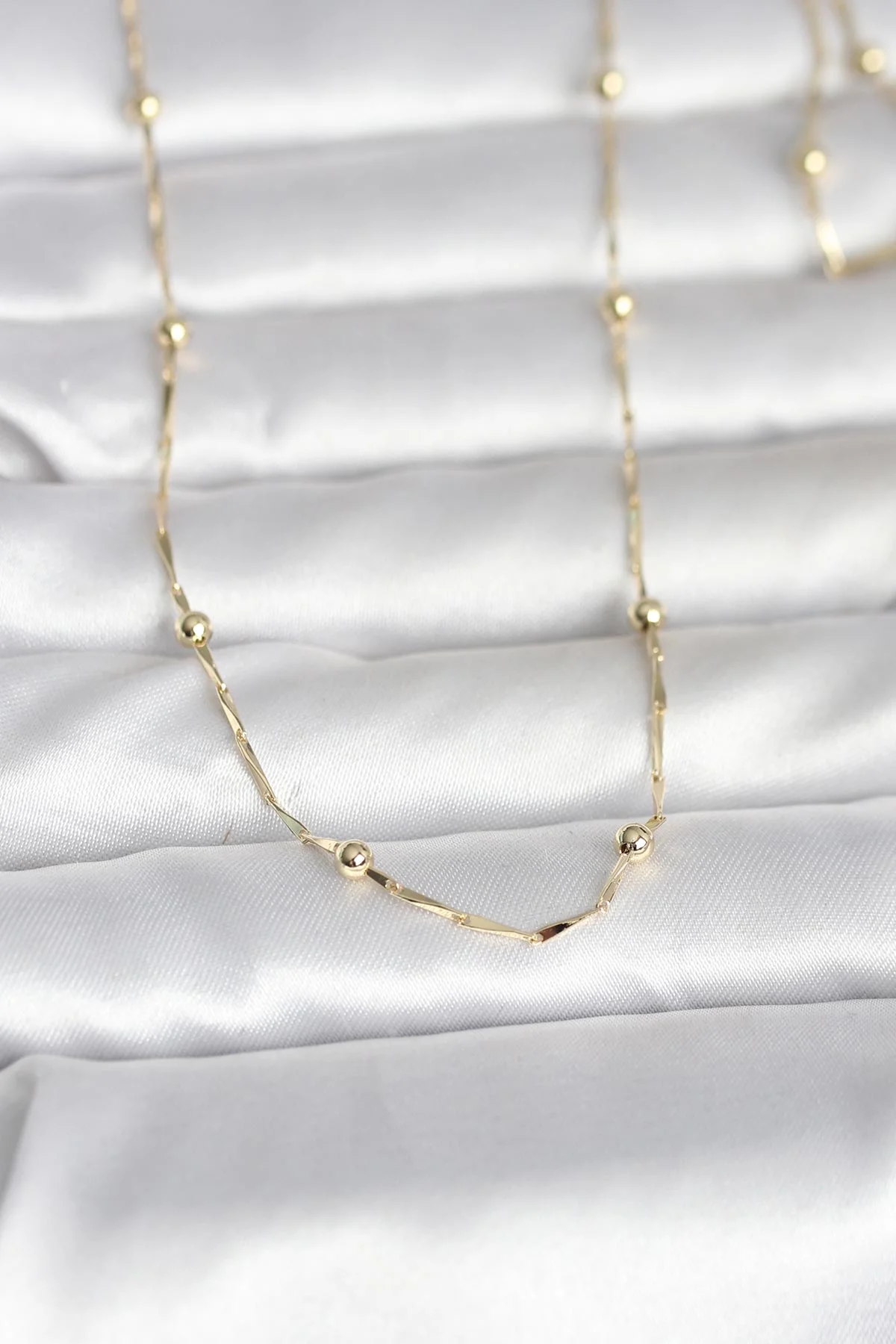 CM 14K Gold Renk Kesme Çubuk Zincir Topçuklu Model 60 cm Kadın Kolye