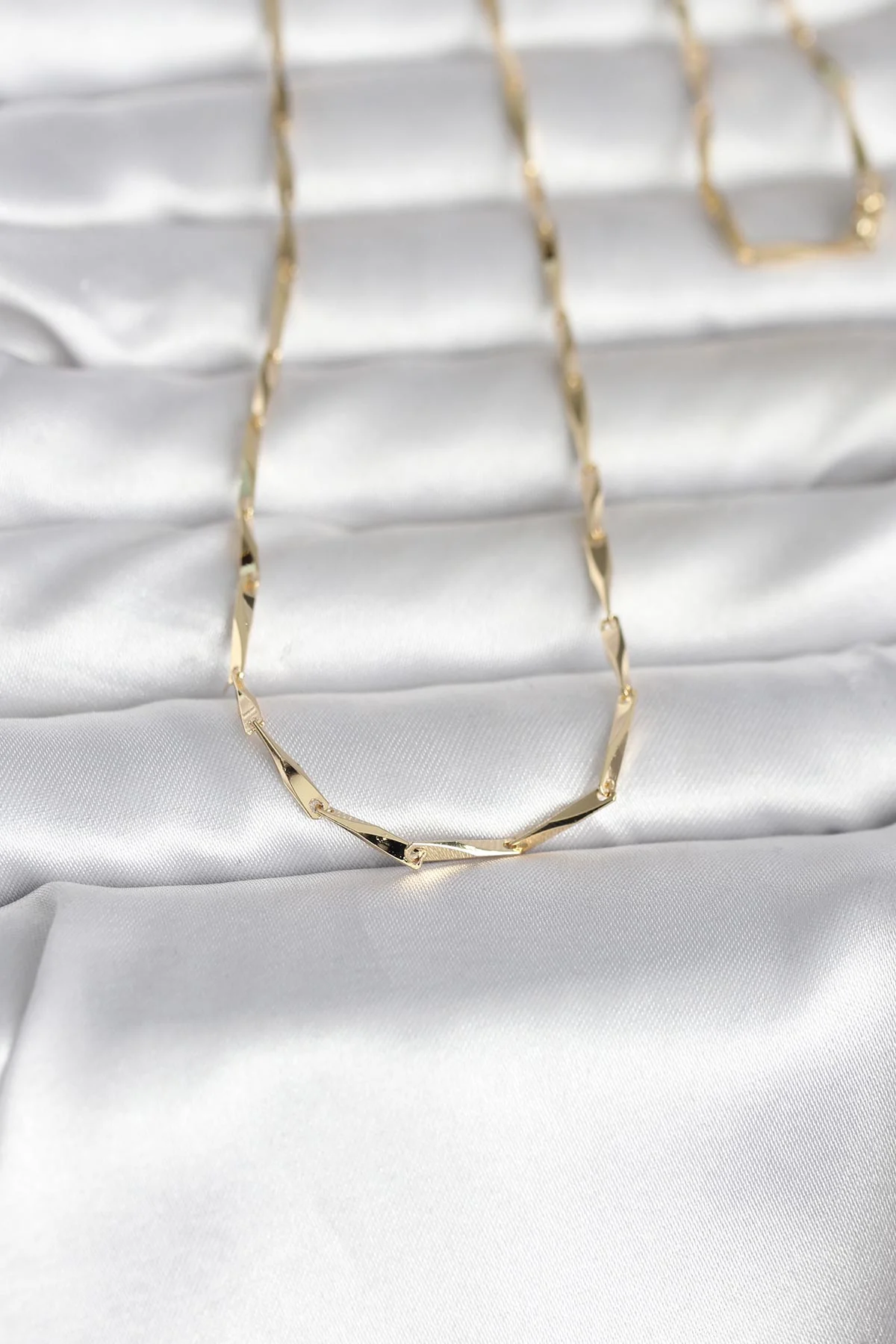 CM 14K Gold Renk Kesme Çubuk Zincirli Model 60 cm Kadın Kolye