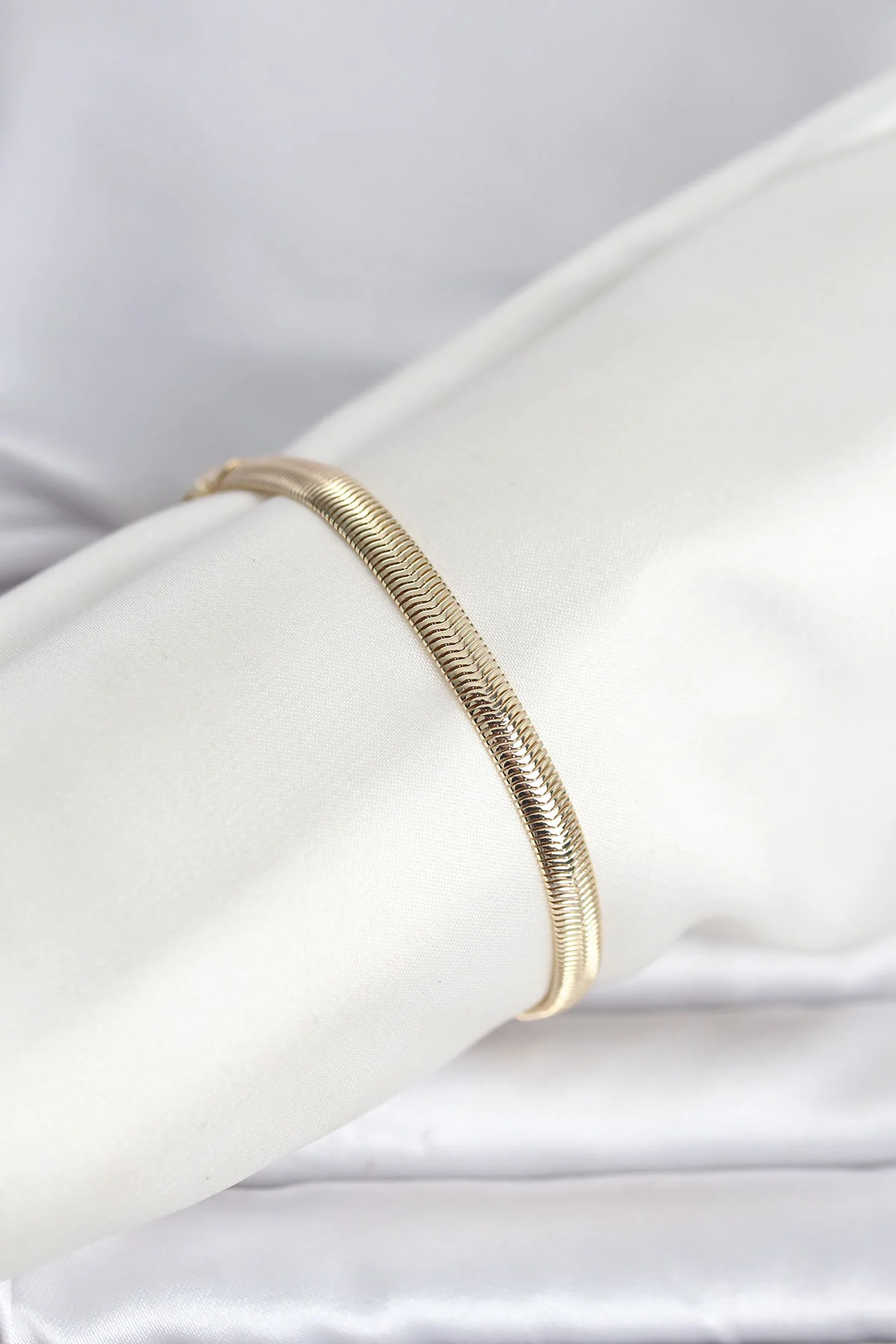 CM 14K Gold Renk Yassı Zincir Yılan Model Kadın Bileklik