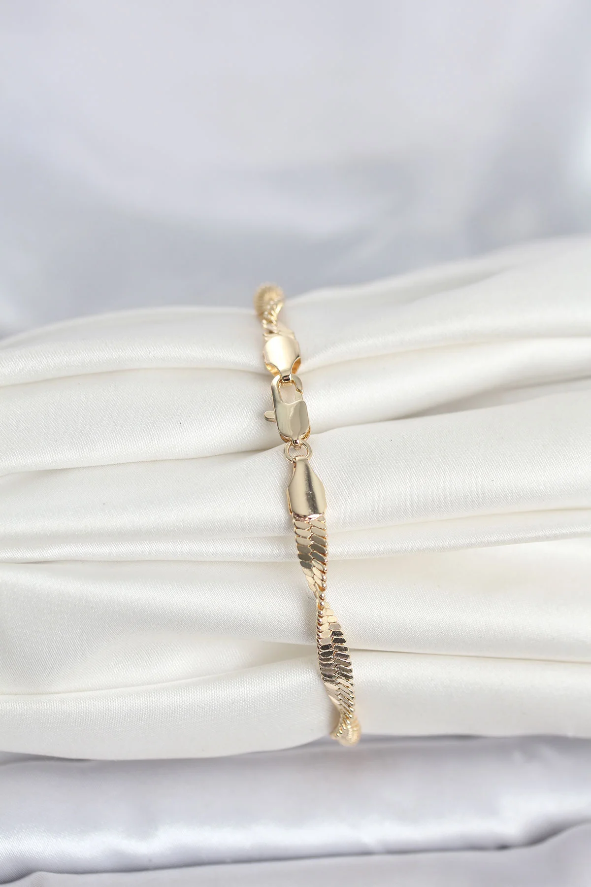 CM 14K Gold Renk Zincir Kalın Yassı Ezme Burgu Model Kadın Bileklik