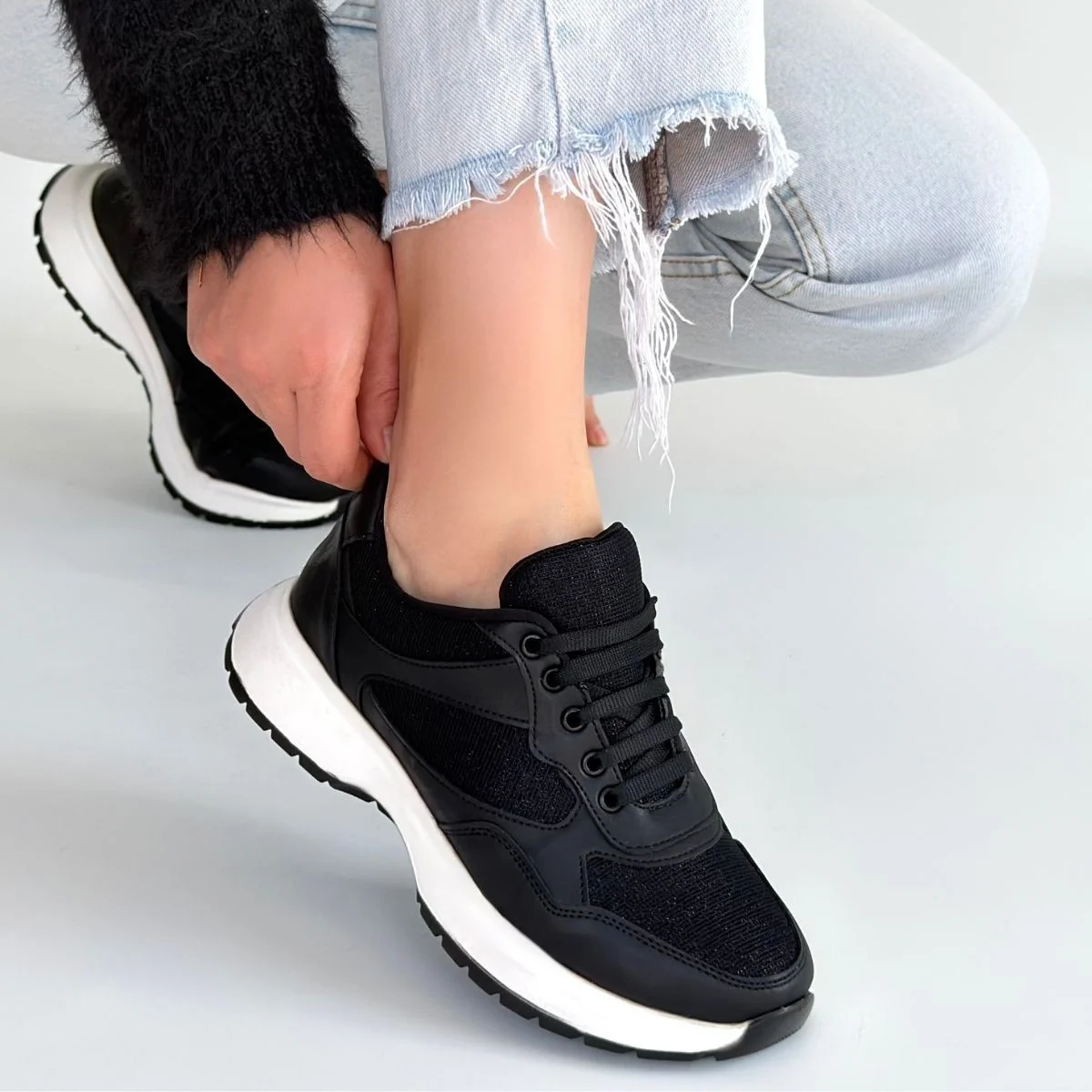 Slar Siyah Cilt Simli Bağcıklı Spor Ayakkabı