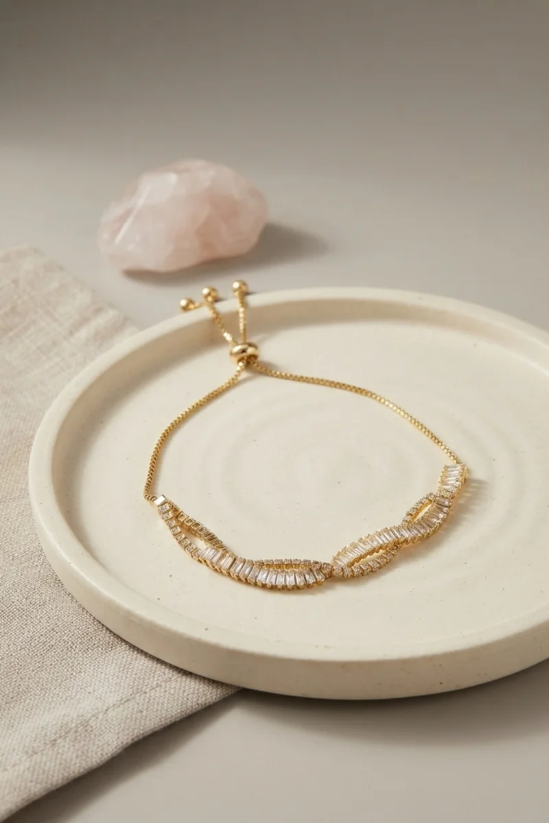 Gold Renk Baget Zirkon Taşlı Sarmal Model Pirinç Asansör Bileklik