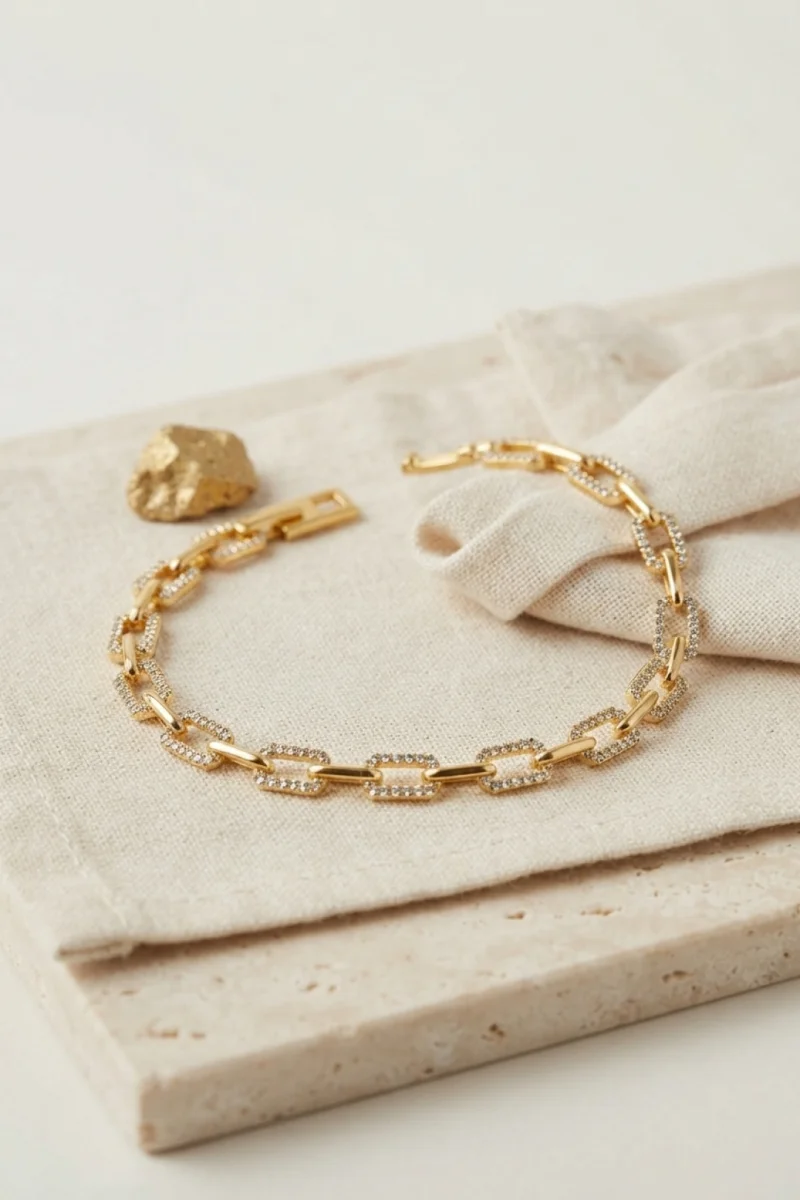 Gold Renk Pirinç Sıralı Kare Model Zirkon Taşlı Bileklik