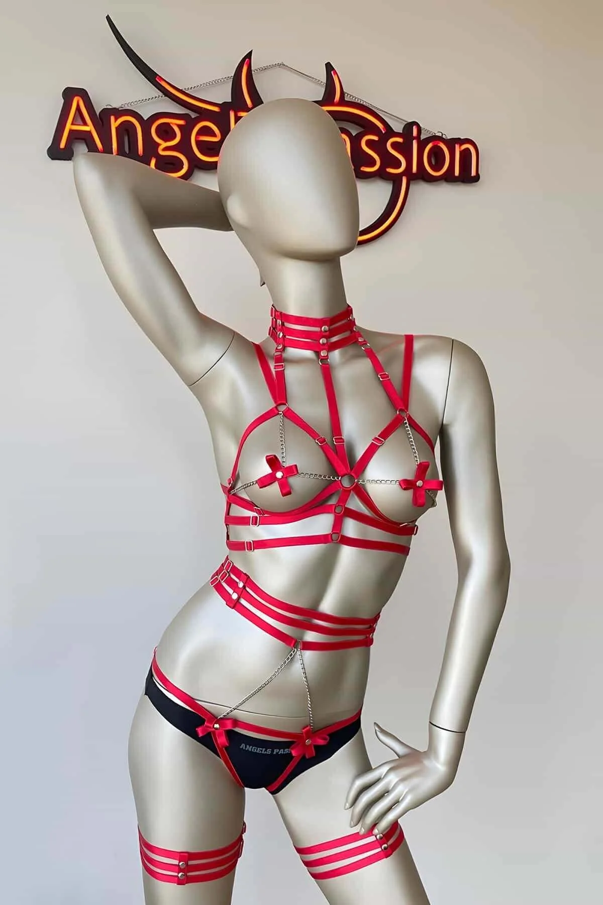 Kırmızı Fiyonk Detaylı Şık Lastik Vücut Harness