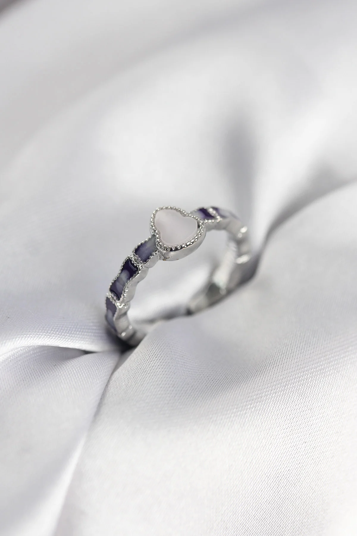 Gümüş Renk Mineli Su Kabağı Model Kadın Yüzük