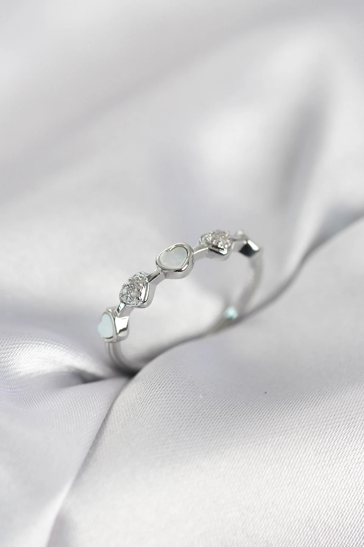 Gümüş Renk Minimal Kalp Model Zirkon Taşlı Pirinç Kadın Yüzük