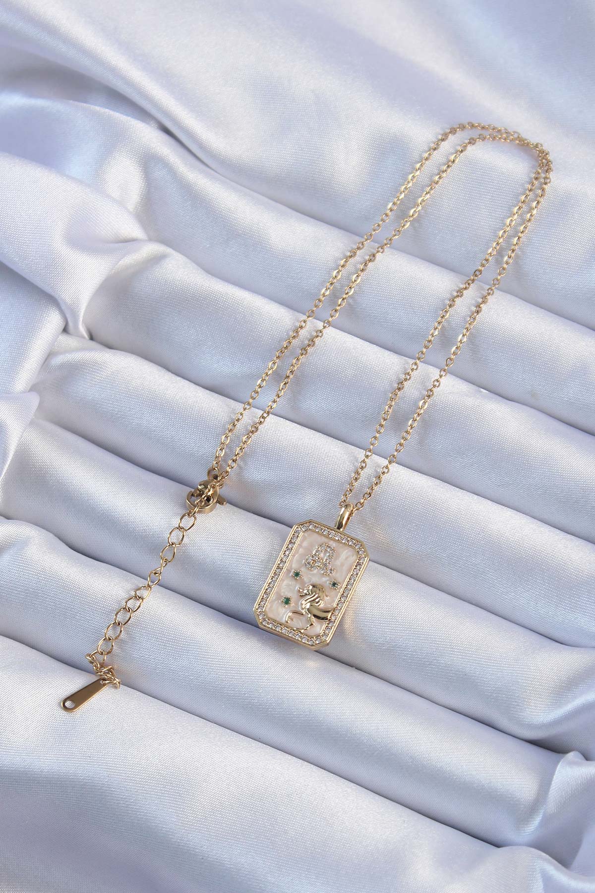 316L Çelik Zincir Gold Renk Zirkon Taşlı Aslan Figürlü Tarot Kolye