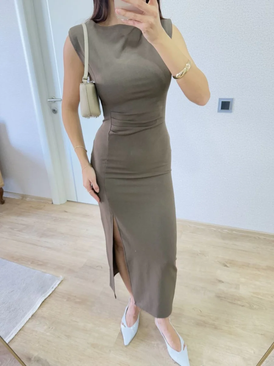 Yırtmaç Detaylı Sırtlı Kapalı Yandan Derin Yırtmaç Detaylı Kolsuz Elbise - Antrasit -