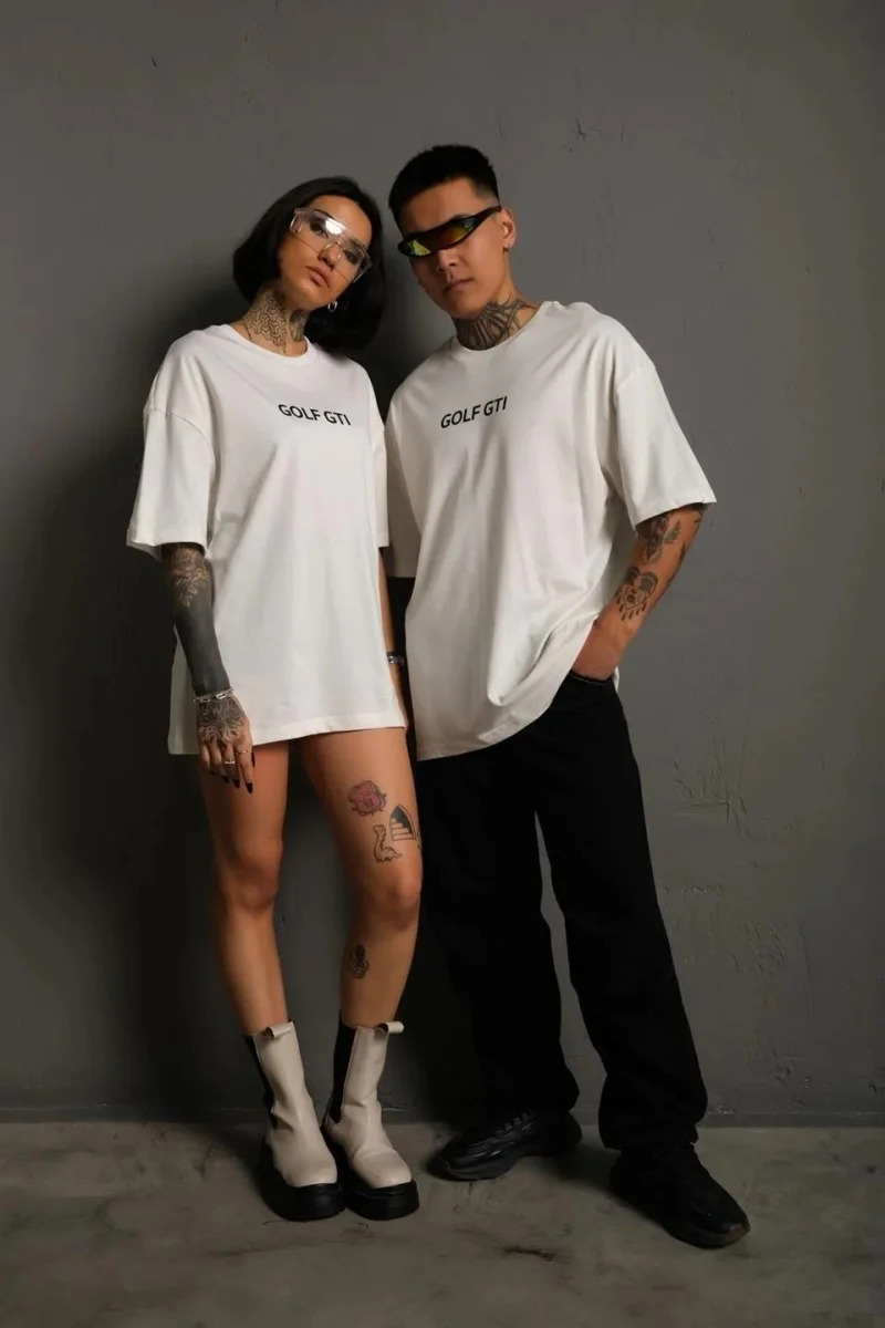 Oversize Baskılı Tişört – Golf GTI Retro Araba Desenli,- Beyaz -