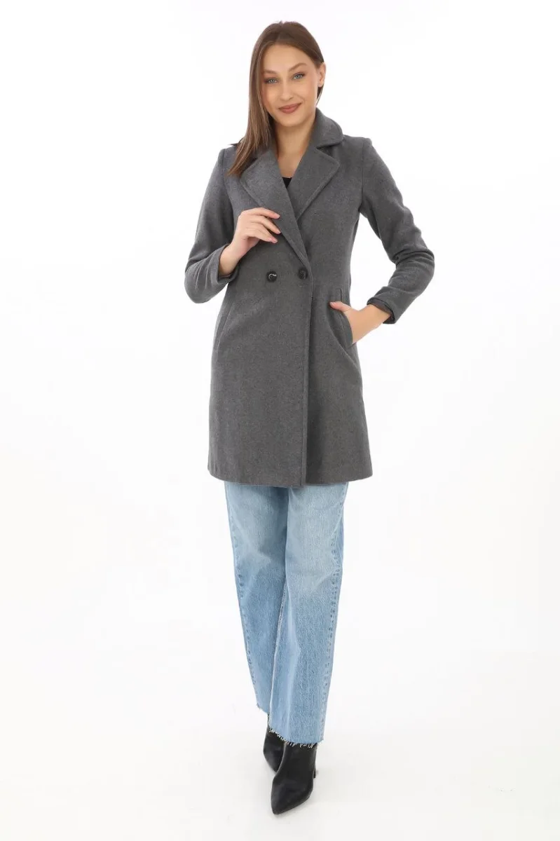 Kaşe Kaban – Siyah Yünlü Dokuma, Kruvaze Yaka, Astarlı, Cepli, Kuşaklı Uzun Boy Tesettür Uyumlu Kışlık Şık Kaban - Füme