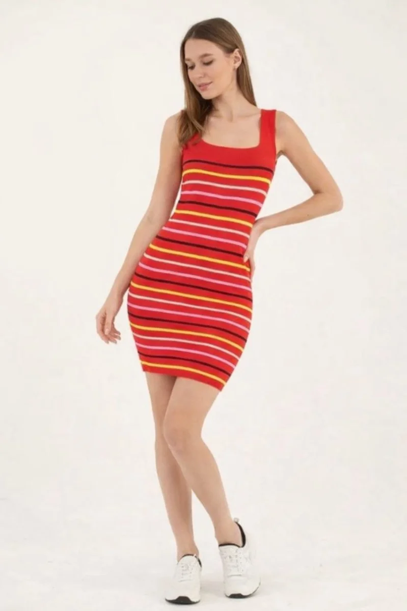 Kadın Kare Yaka Midi Boy Likralı Polelit Elbise - Kırmızı