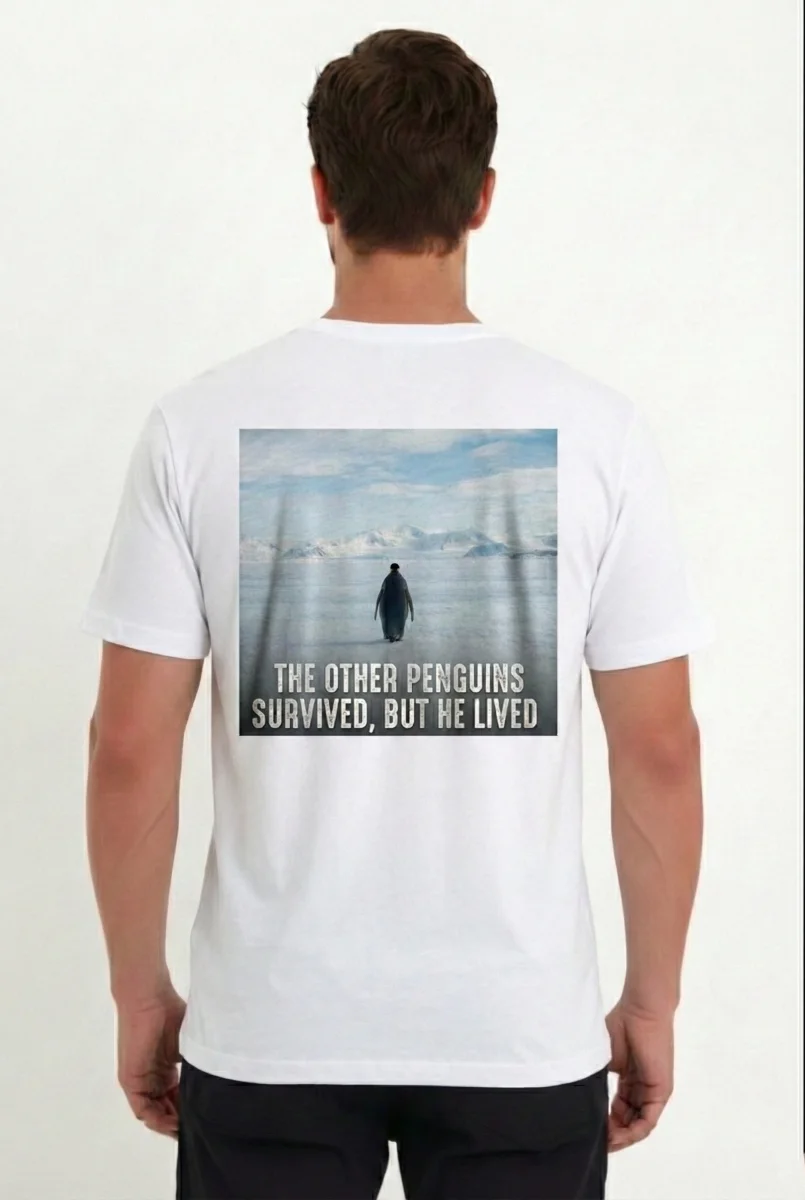 Erkek Oversize Tişört - Sırt Baskılı "Survivor Penguin" Temalı, Felsefi Yazılı Bisiklet yaka Tişört - Beyaz