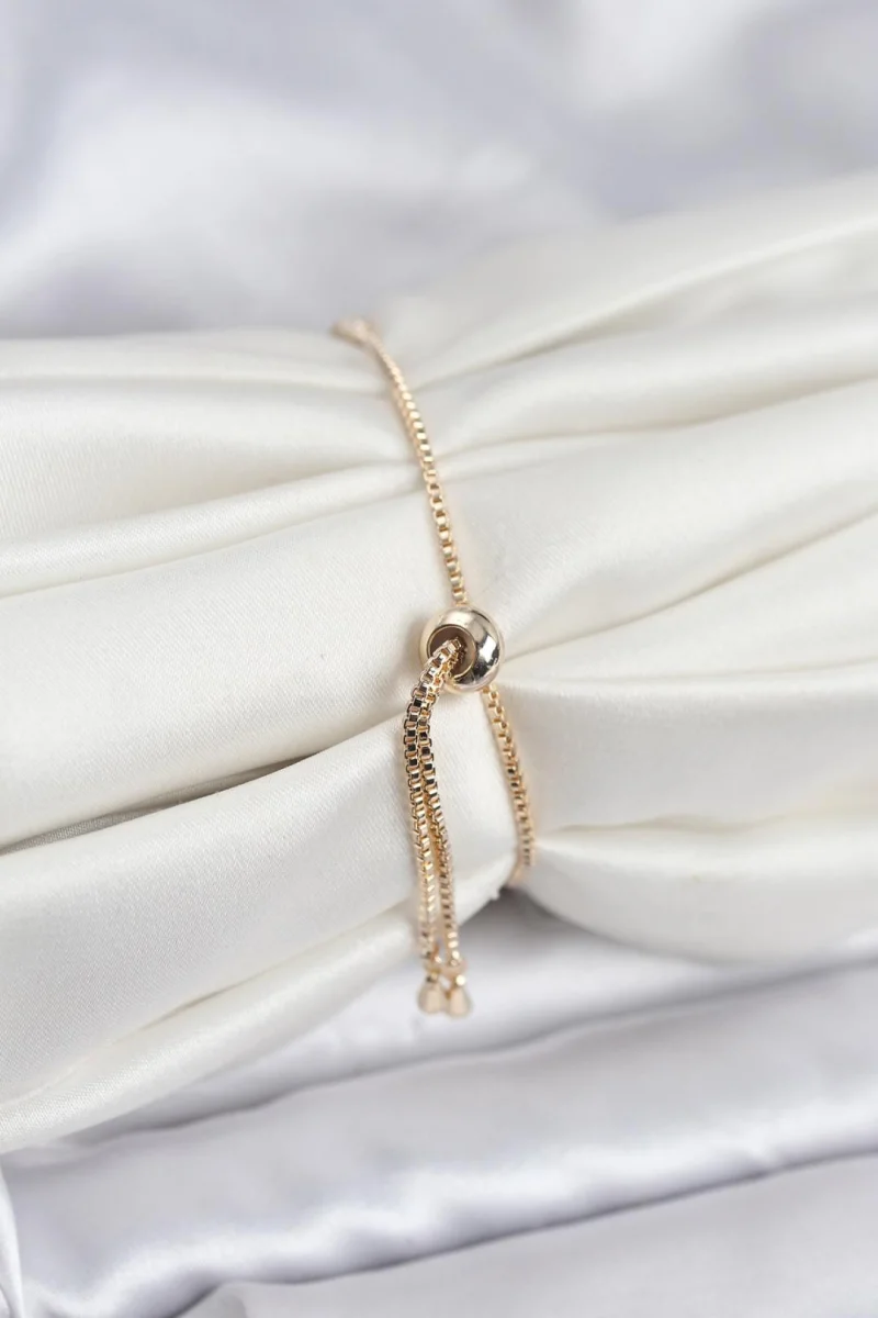 Gold Renk Zirkon Taşlı Sıralı Yonca Model Asansörlü Kadın Bileklik