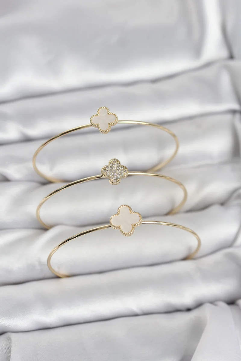 Gold Renk Yonca Model Zirkon Taşlı 3'lü Kadın Bileklik Kombini