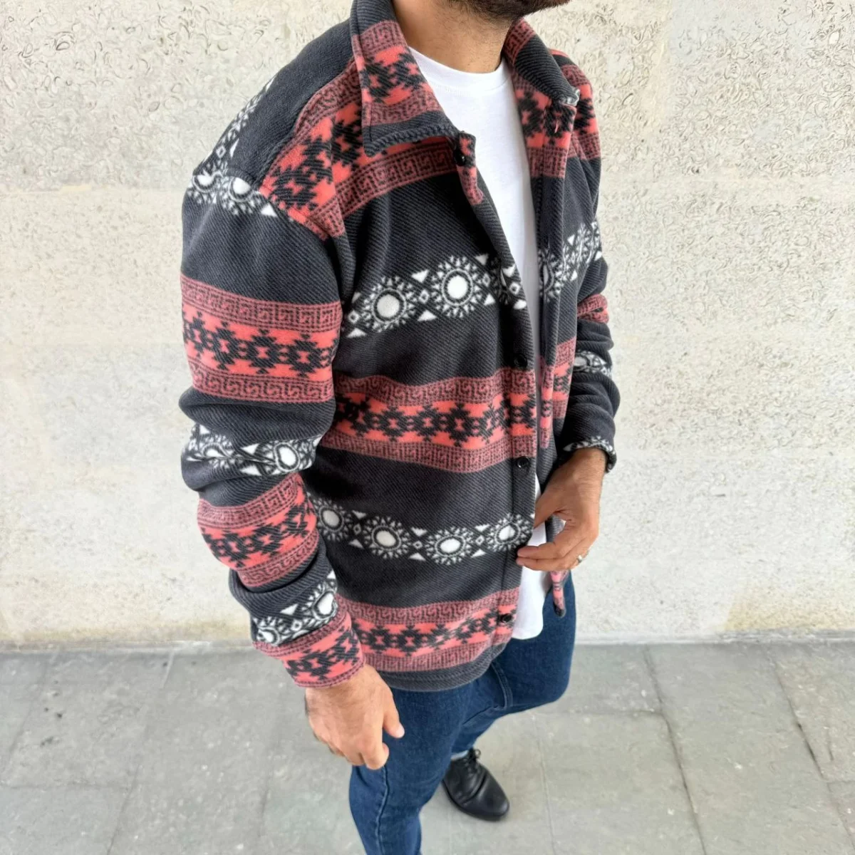 Desenli Polar Gömlek – Etnik Şerit Desen Yakalı, Uzun Kollu, Düğmeli, Oversize Rahat Kalıp - Füme -