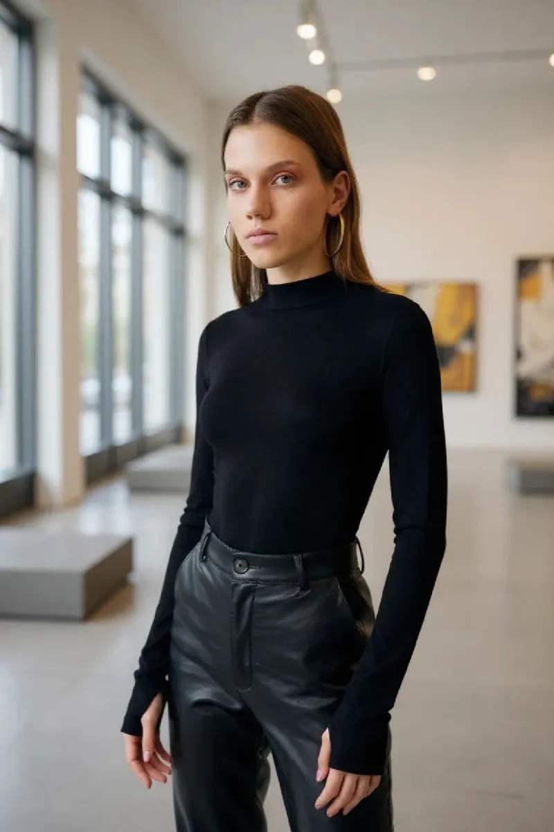 Kadın Siyah Parmak Detaylı Esnek Uzun Kollu Body