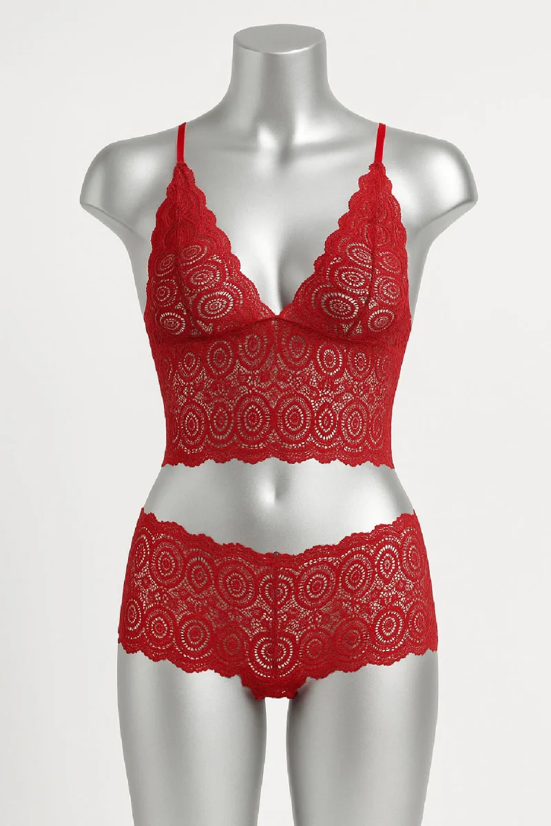 Kadın Kırmızı Dantel Bralet Şort Takımı – Tutkulu ve Çekici İç Giyim