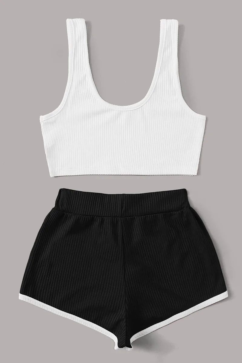 Kadın Siyah Şortlu Beyaz Croplu Gecelik Takımı