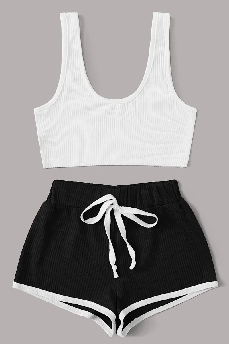 Kadın Siyah Şortlu Beyaz Croplu Gecelik Takımı