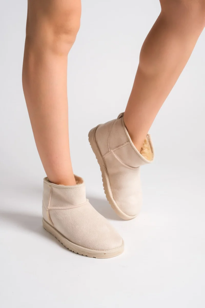 JOLIE Bağcıksız Düz Taban İçi Kürklü Kısa Süet Kadın Bot SKT - Krem