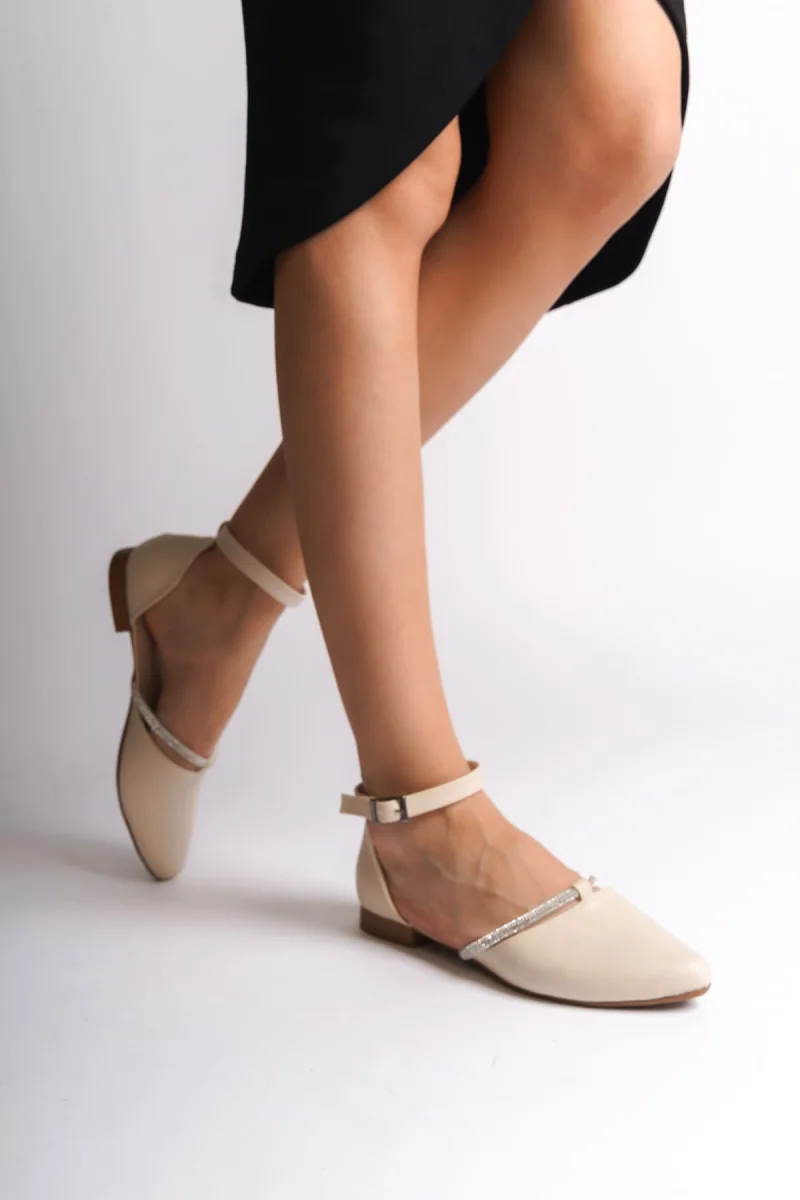 MONICA Tokalı Ortopedik Rahat Taban Taş Detaylı Kadın Babet Ayakkabı  CKT - Krem