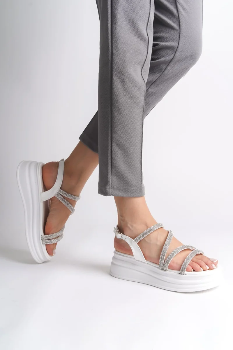 RILEY İnce Tokalı Taşlı Şeritli Ortopedik Taban Kadın Sandalet CBT - Beyaz