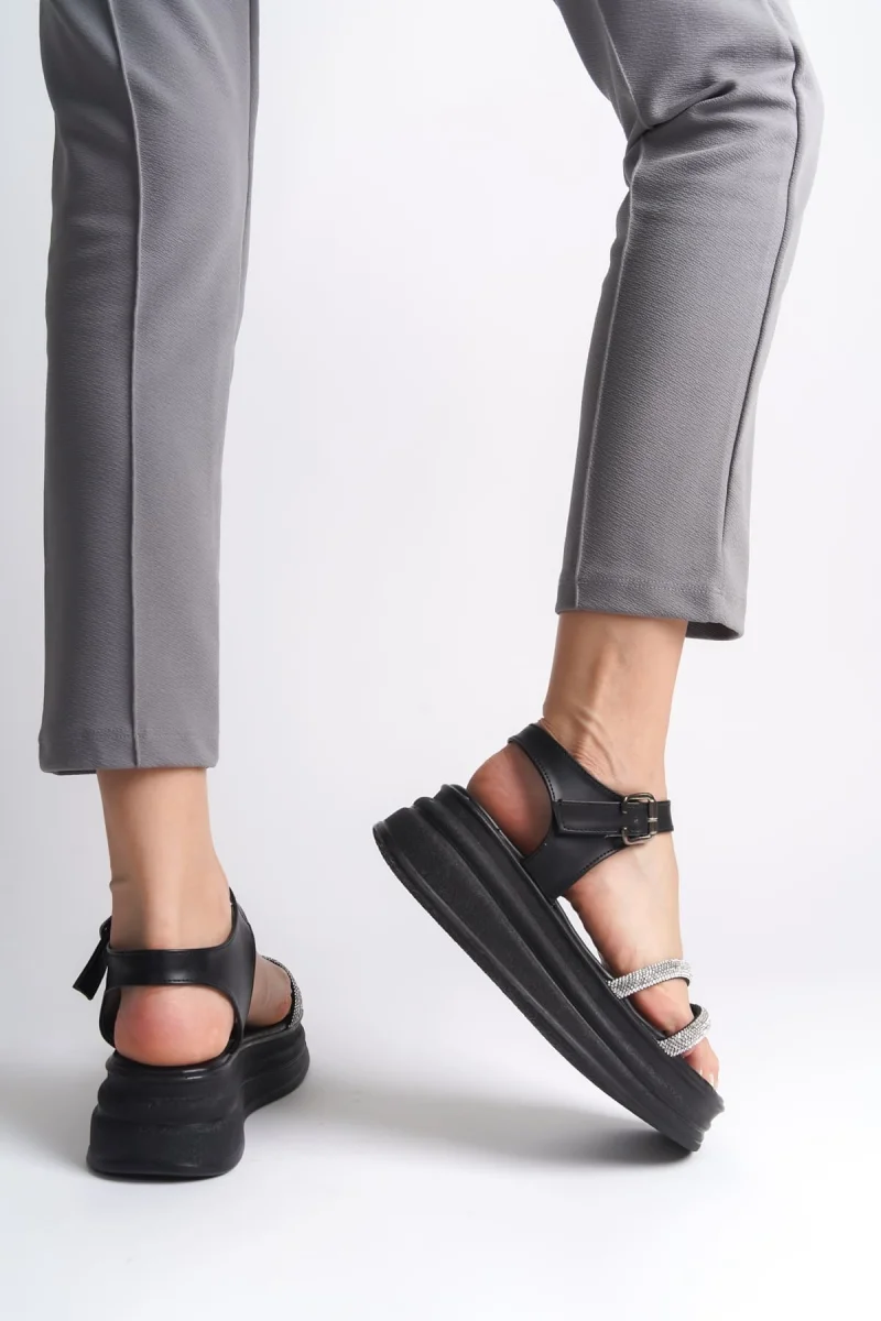 ZLOHE Kalın Tokalı Taşlı Şeritli Ortopedik Taban Kadın Sandalet  CST - Siyah