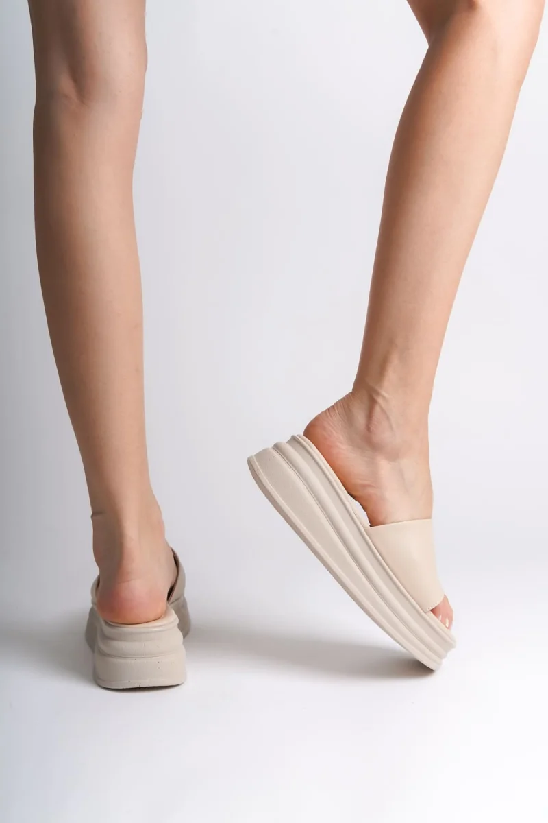 ALICE Düz Topuklu Kalın ve Ortopedik Taban Kadın Terlik CKT - Krem