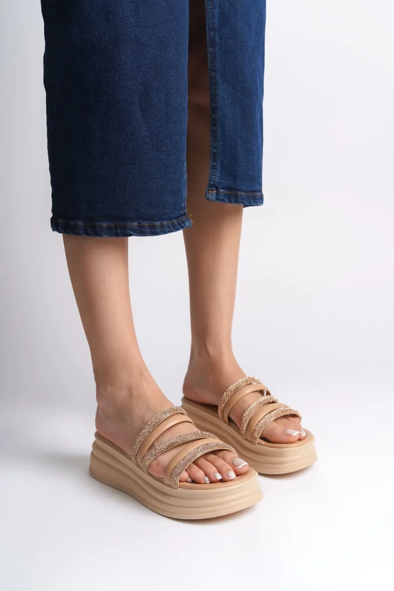 ELISE Düz Topuklu Şeritli Taşlı Kalın ve Ortopedik Taban Kadın Terlik  CTT - Ten