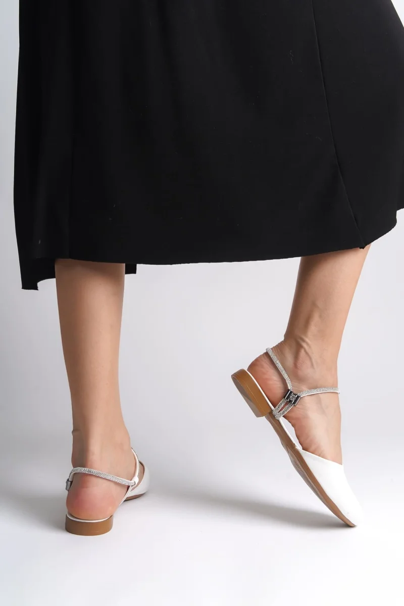 ARIANA Lastikli Ortopedik Rahat Taban Bilekten Taş Detaylı Kadın Babet Ayakkabı  CKT - Beyaz