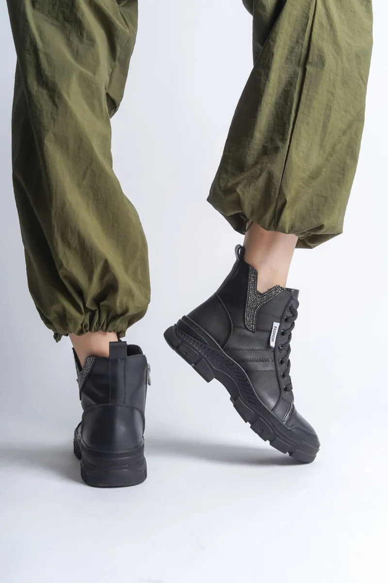 AMBER Bağcıklı Fermuarlı Ortopedik Taban Kadın Bot  CST - Siyah