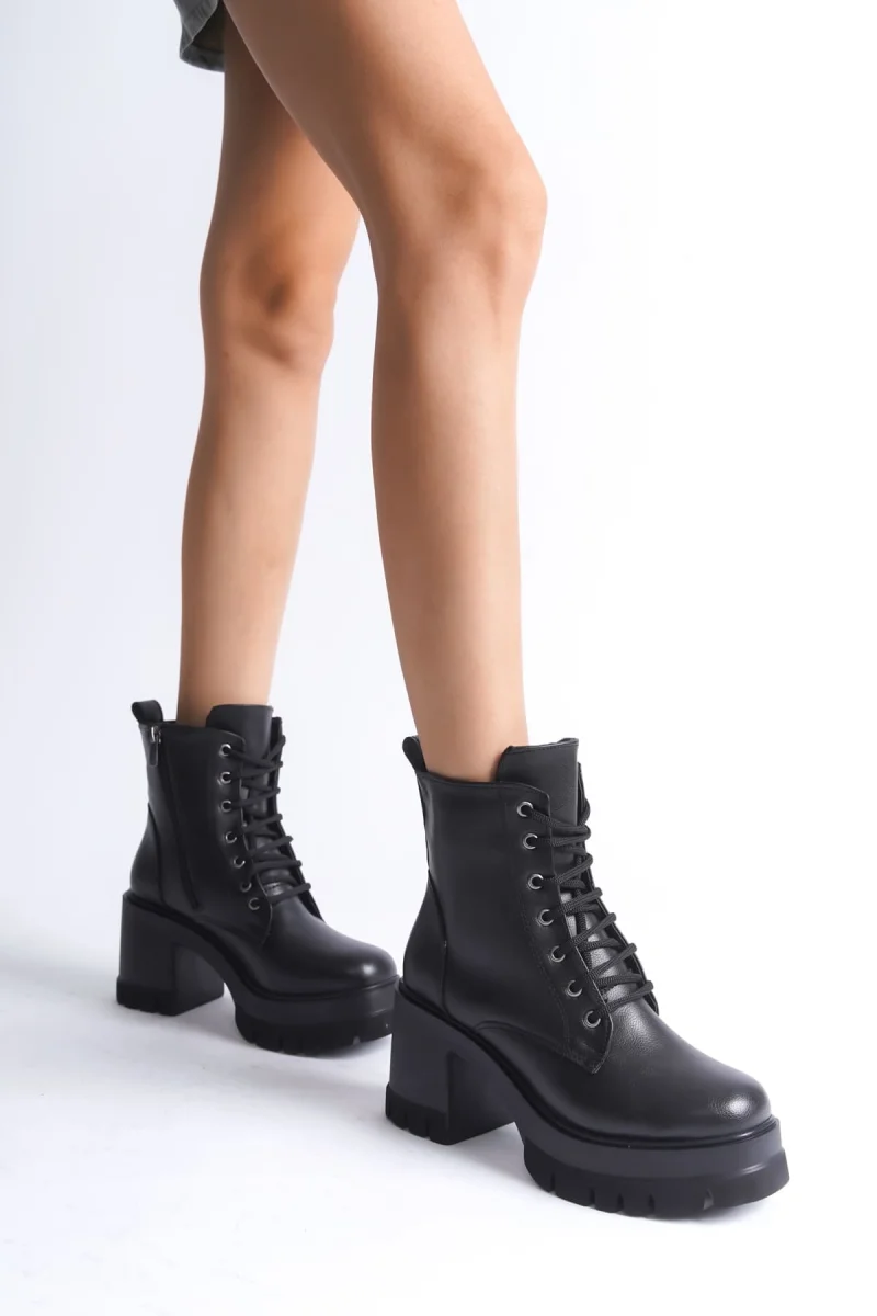 LAUREN Bağcıklı Fermuarlı Ortopedik Taban Topuklu Kadın Bot CST - Siyah