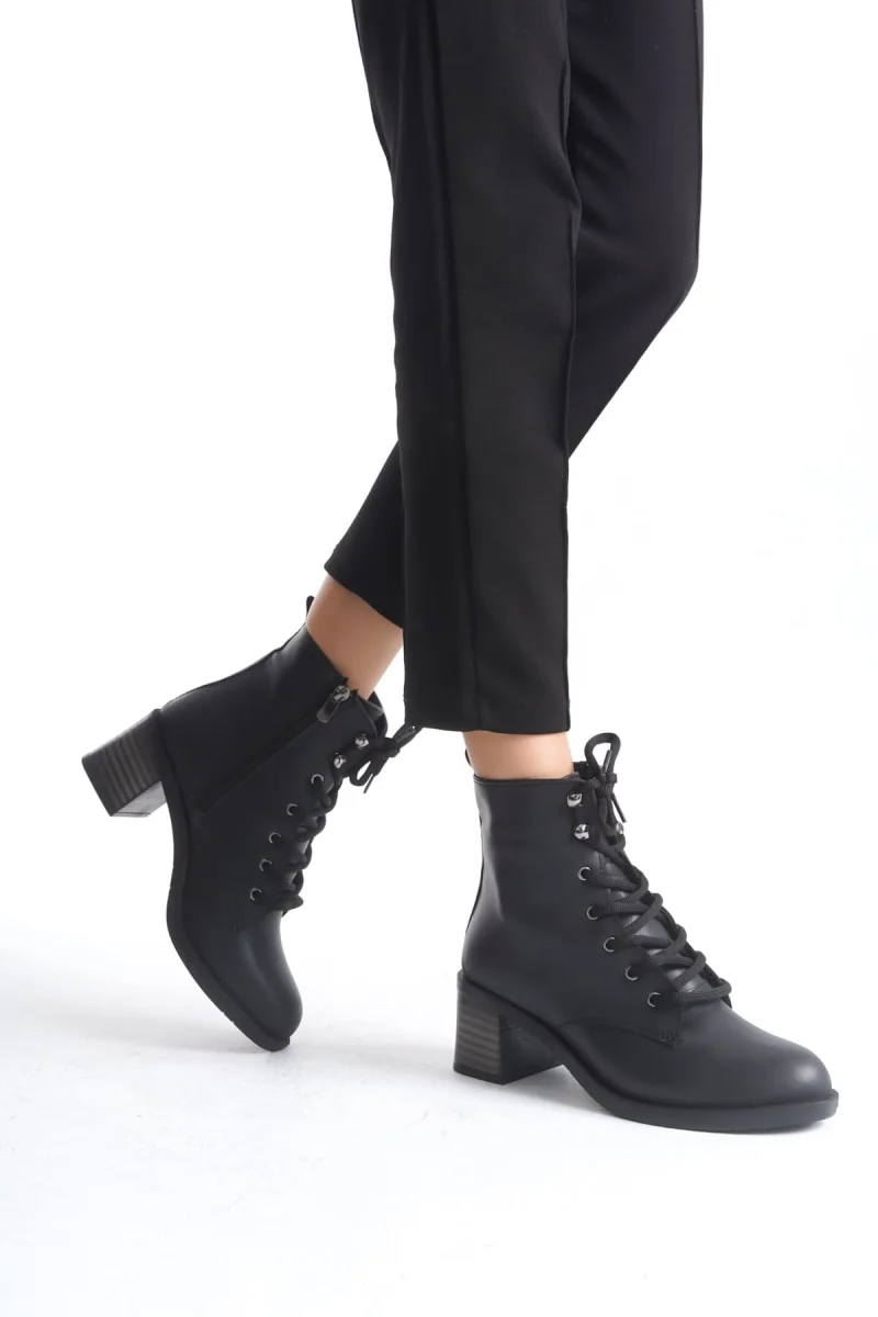 LENA Bağcıklı Fermuarlı Ortopedik Taban Topuklu Kadın Bot  CST - Siyah