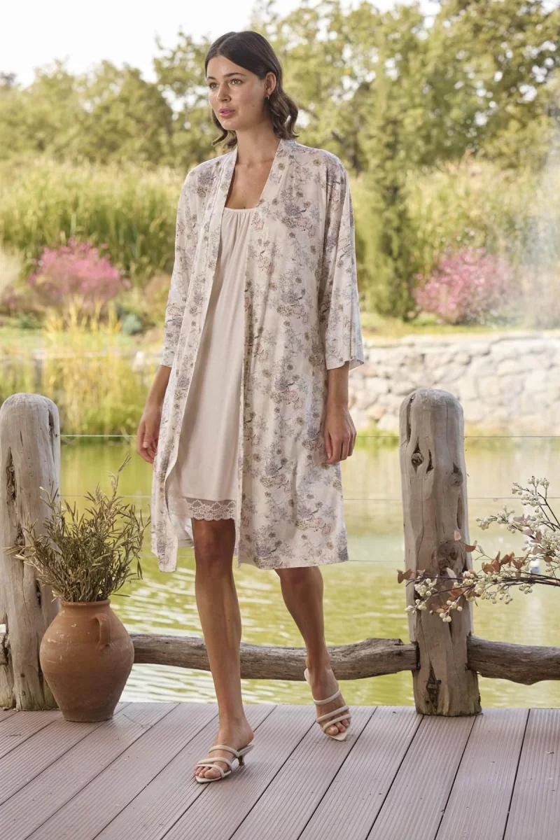 Çiçek Desenli Ve Dantelli Sabahlık Takımı