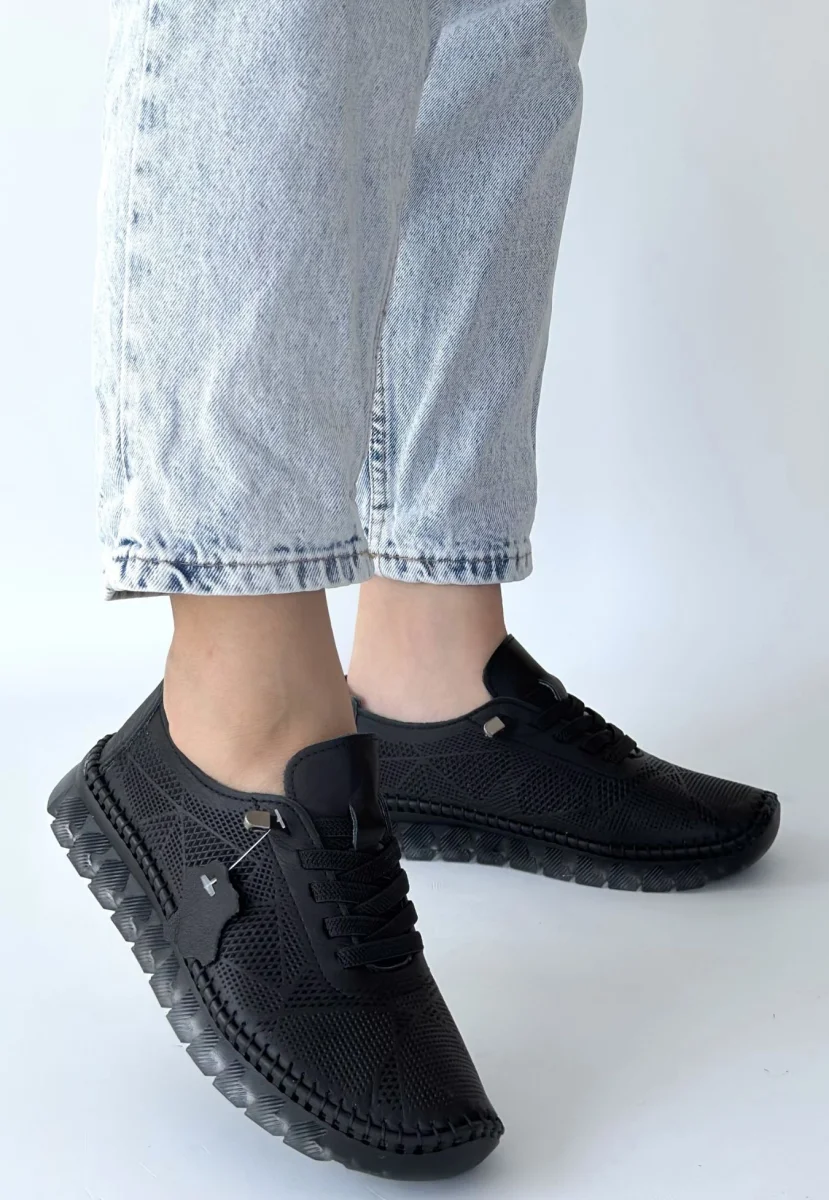 Omma Siyah Deri Lazerli Bağcıklı Spor Ayakkabı