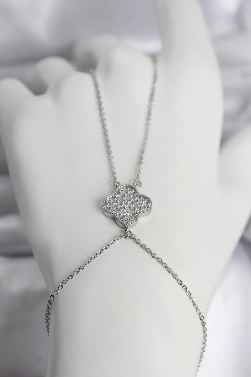 Pirinç Gümüş Renk Yonca Model Kadın Şahmeran