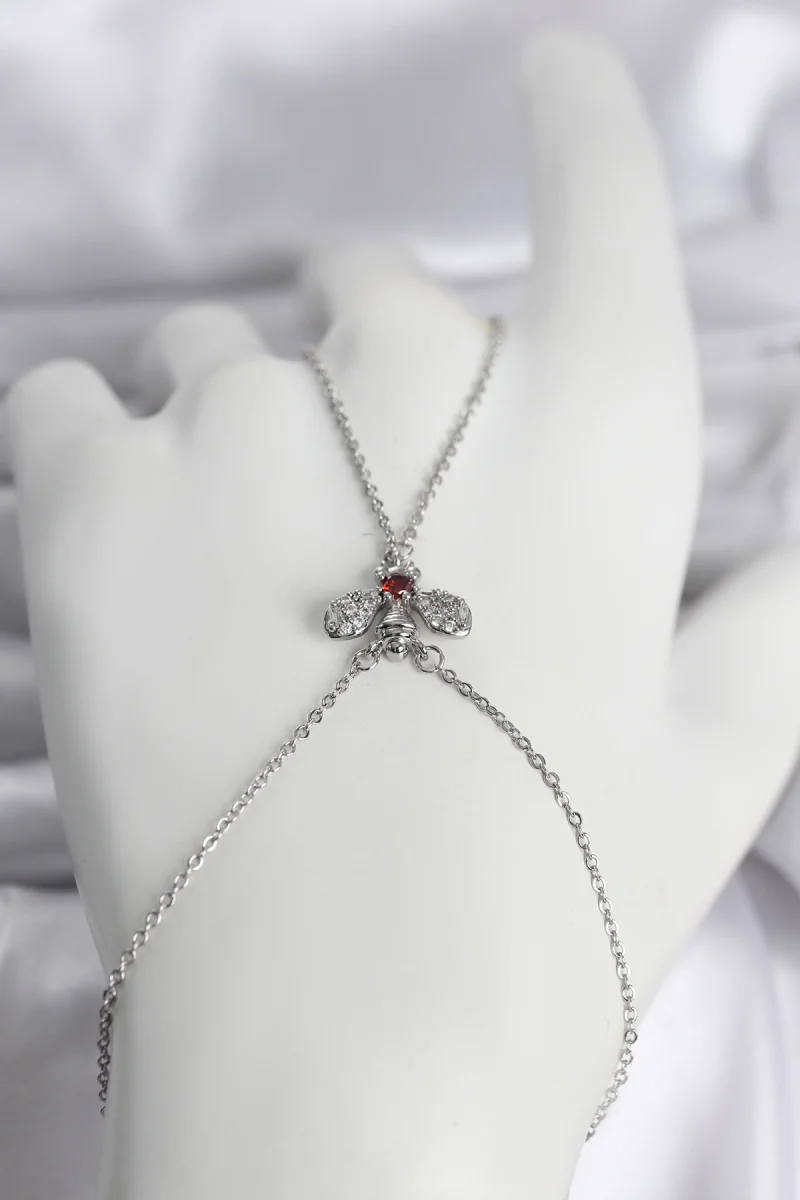 Pirinç Gümüş Renk Sinek Model Kadın Şahmeran