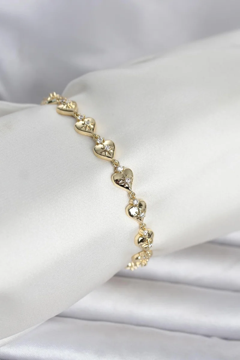 Pirinç Gold Renk Kalpli Kutup Yıldızı İşleme Kadın Bileklik