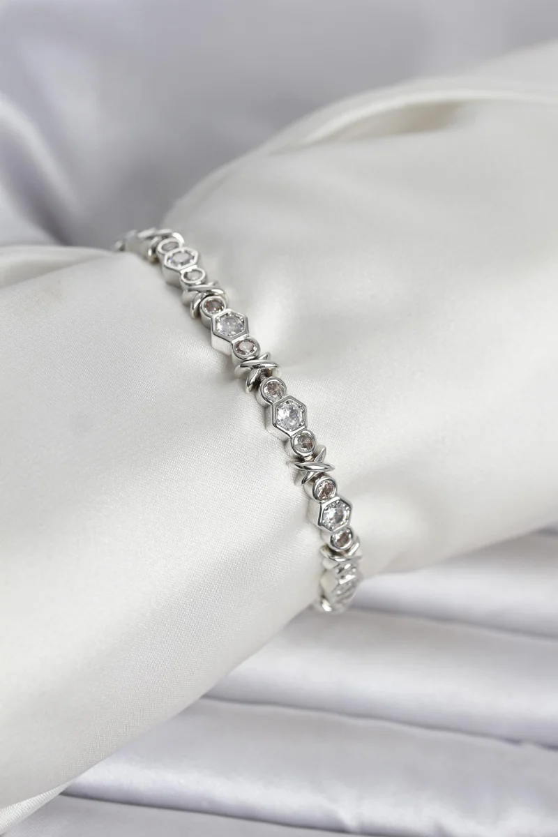 Pirinç Gümüş Renk Petek Model Zirkon Taşlı Kadın Bileklik